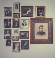 165-24 Family Photo Wall, 10453, Cupertino 3890x2160