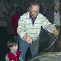 DAH 117-023 19881200 Exploratorium - Lucy and Richard make bubbles 3890x2160